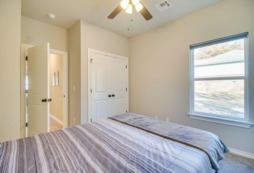 Charming Grove Home W/ Deck Near Grand Lake!