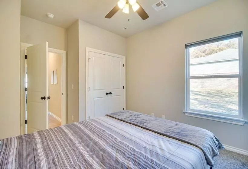 Charming Grove Home W/ Deck Near Grand Lake!