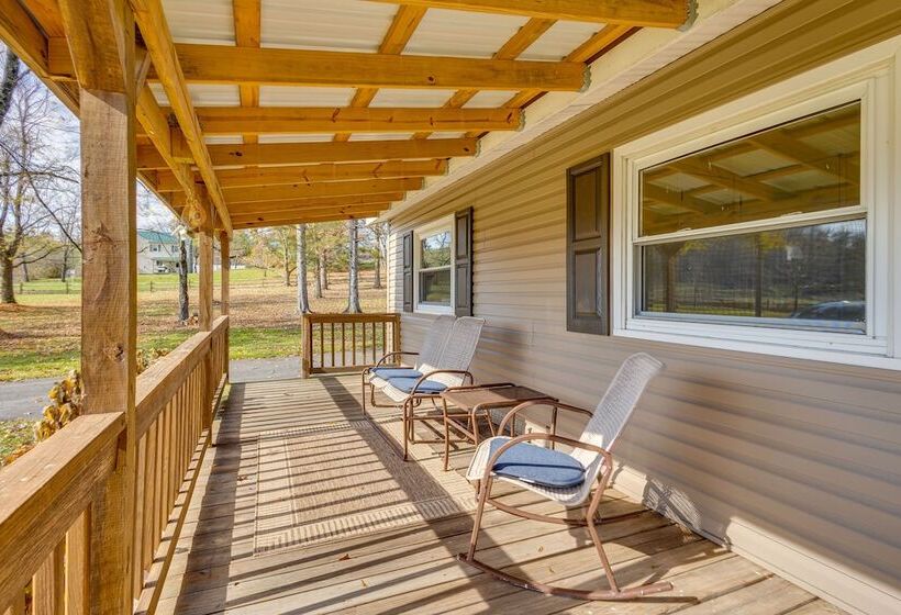 Cozy Huntingdon Escape: 19 Mi To Penn State Univ!