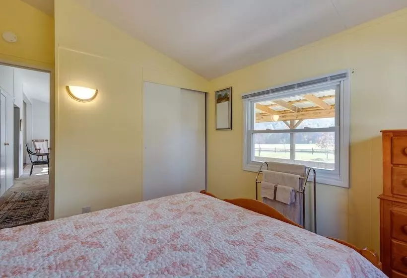 Cozy Huntingdon Escape: 19 Mi To Penn State Univ!