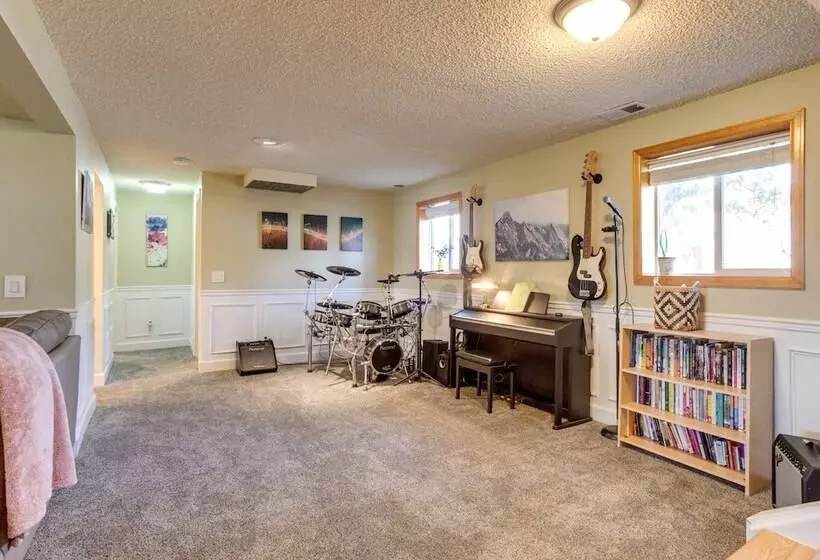 Furnished Deck + Fire Pit: Thornton Family Retreat