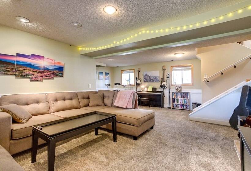 Furnished Deck + Fire Pit: Thornton Family Retreat