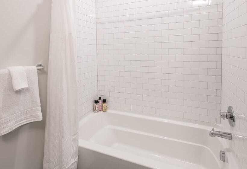 Cozysuites Artistry Cincinnati