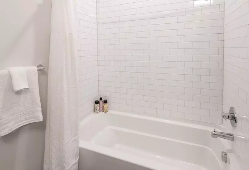 Cozysuites Artistry Cincinnati