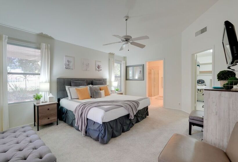 Glendale Home On A Golf Course W/ Patio & Views!