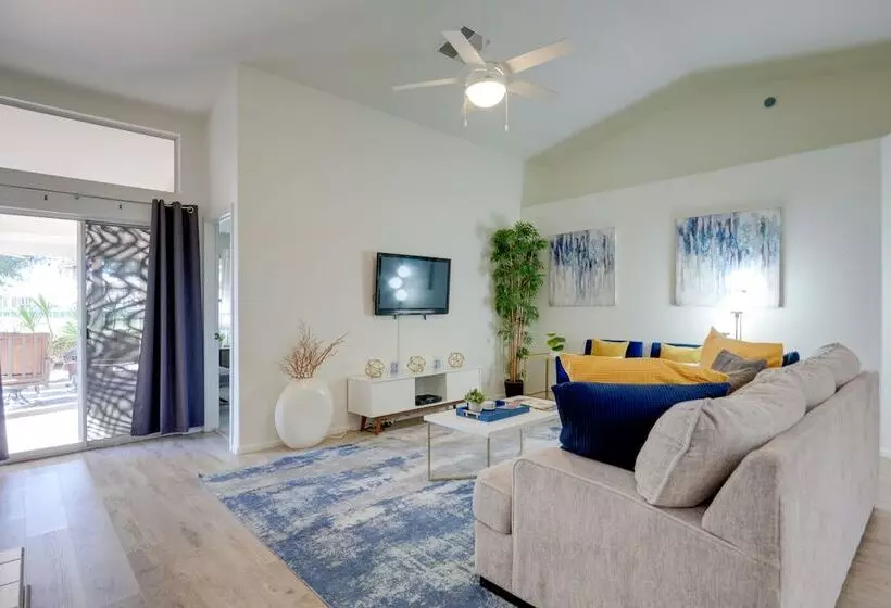 Glendale Home On A Golf Course W/ Patio & Views!