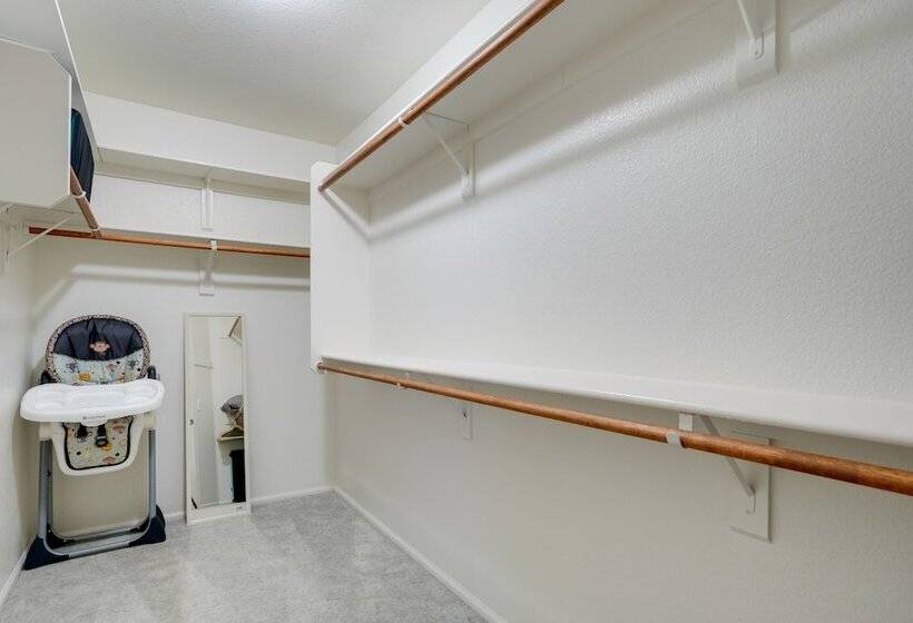 Glendale Home On A Golf Course W/ Patio & Views!