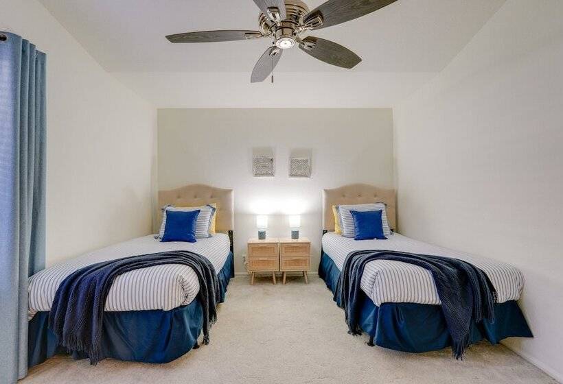 Glendale Home On A Golf Course W/ Patio & Views!