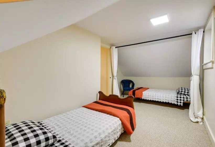 Historic New Hampshire Home: 1 Mi To Boat Launch