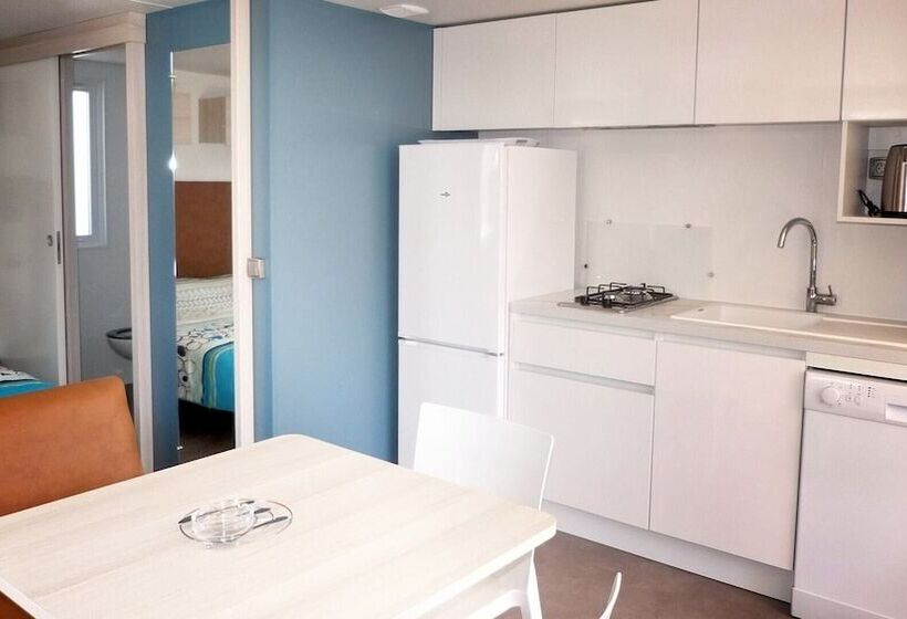 Отель Camping Les Palmiers