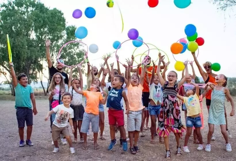 ホテル Camping Les Palmiers