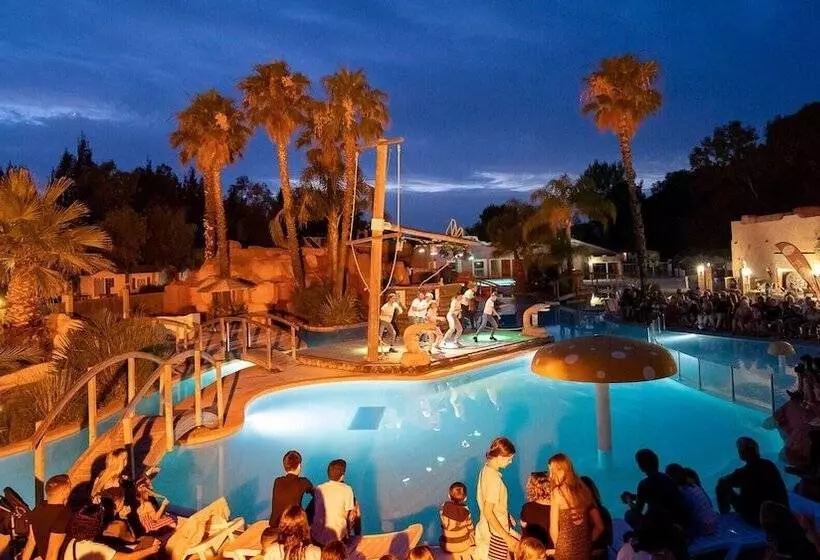 ホテル Camping Les Palmiers