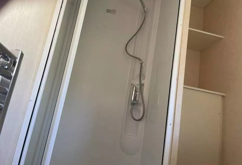 Hotelli Captivating 2 Bed Caravan In Clacton On Sea