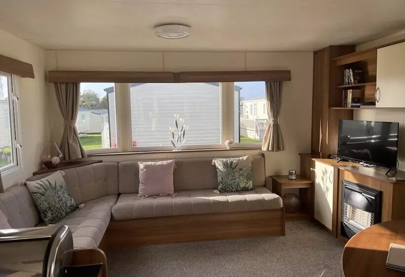 Hotelli Captivating 2 Bed Caravan In Clacton On Sea