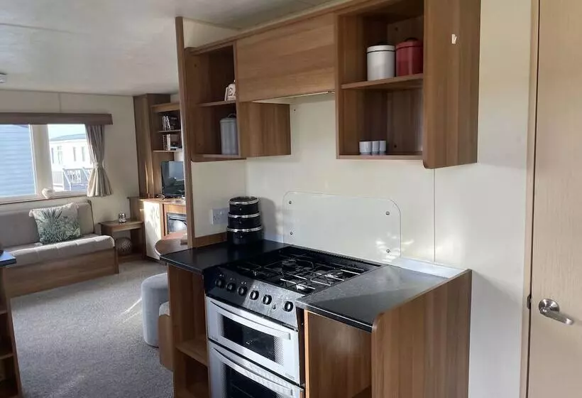 Hotelli Captivating 2 Bed Caravan In Clacton On Sea