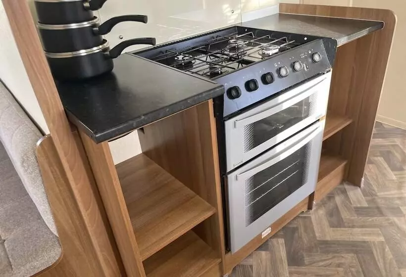 Hotelli Captivating 2 Bed Caravan In Clacton On Sea