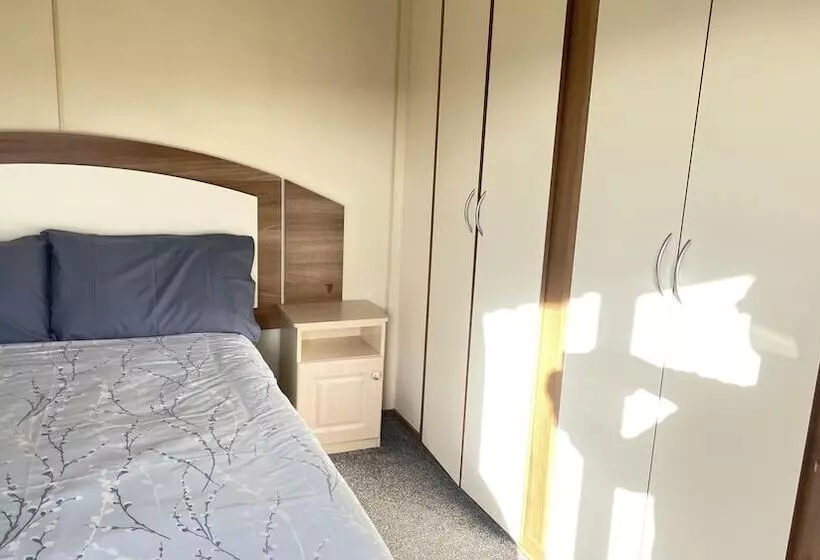 Hotelli Captivating 2 Bed Caravan In Clacton On Sea