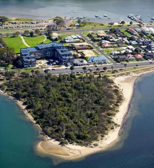 فندق Club Wyndham Lakes Entrance