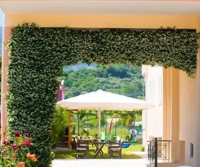 Hotelli Nikolas Studios