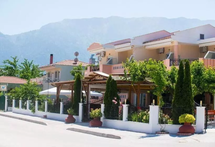 Hotelli Nikolas Studios