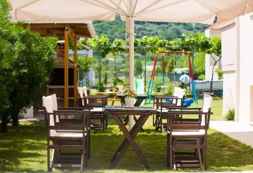 Hotelli Nikolas Studios