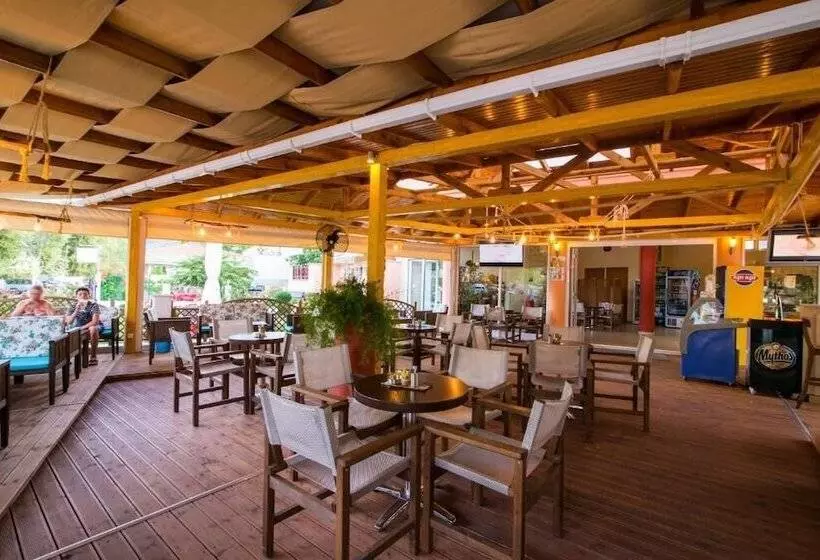 Hotelli Nikolas Studios