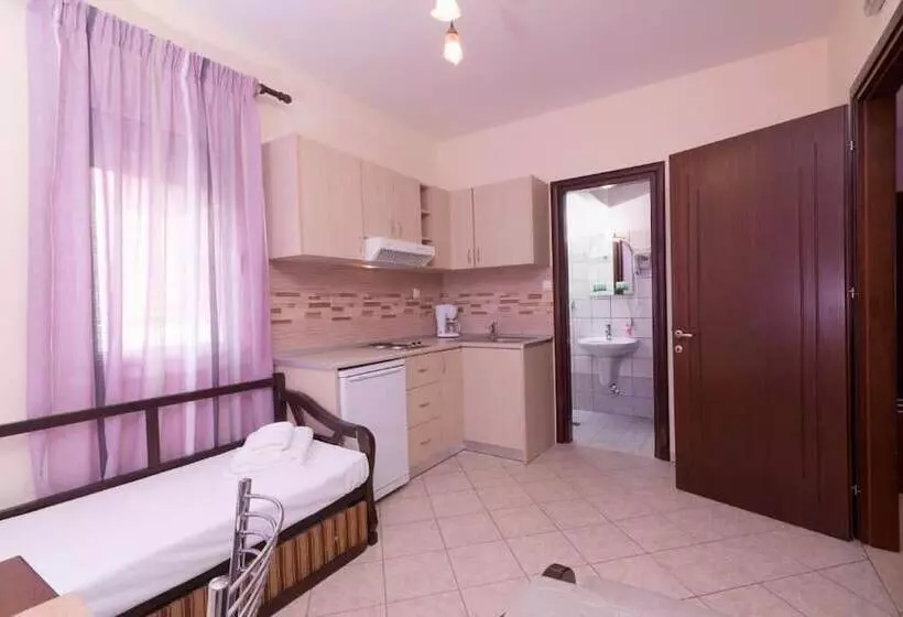 Hotelli Nikolas Studios