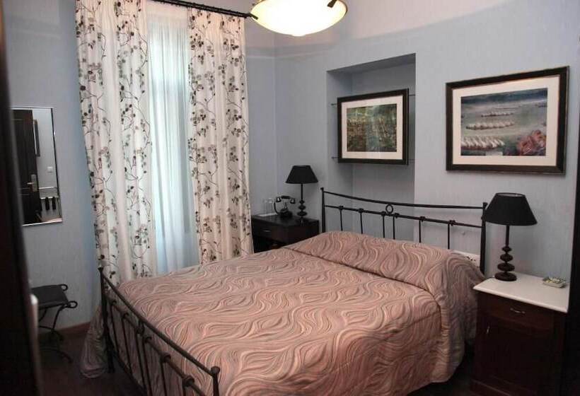 Отель Spon Boutique