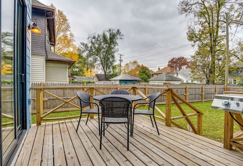 Indianapolis House ~ 3 Mi To Downtown Indy!