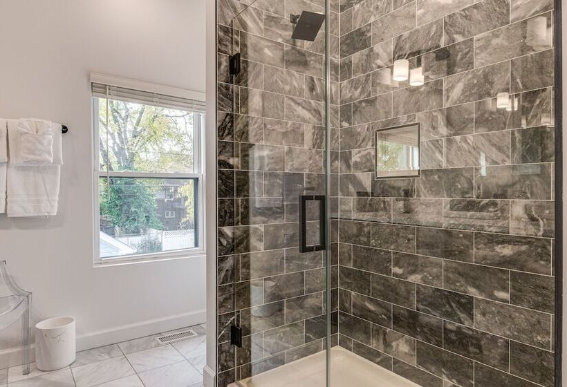 Indianapolis House ~ 3 Mi To Downtown Indy!