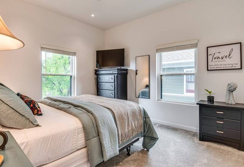 Indianapolis House ~ 3 Mi To Downtown Indy!