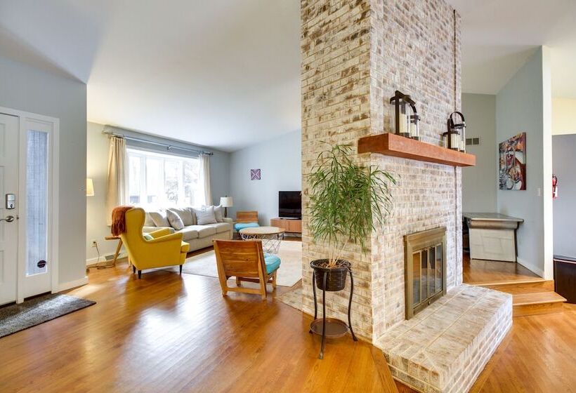 Inviting Charlottesville Retreat W/ Pool & Hot Tub