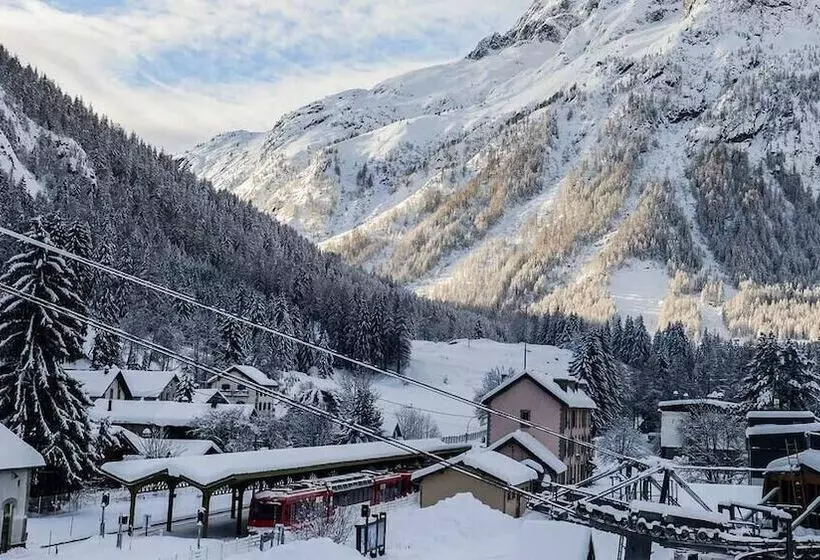 Calme Nature Ski à Vallorcine Mont Blanc