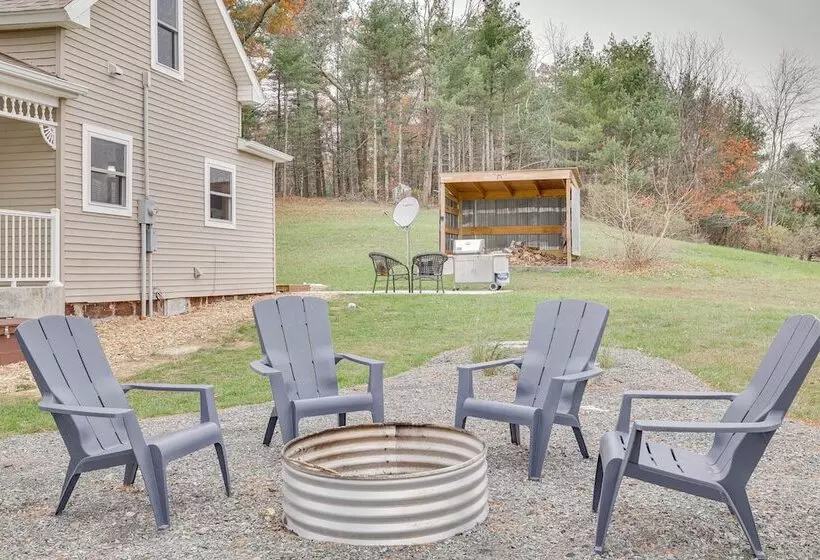 Lovely Rural Hixton Farmhouse W/ Porch & Fire Pit!