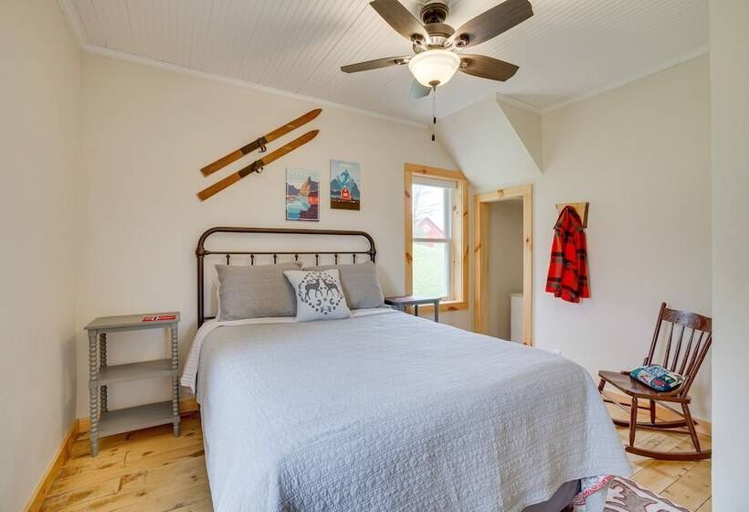 Lovely Rural Hixton Farmhouse W/ Porch & Fire Pit!