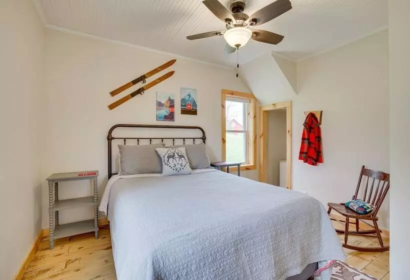 Lovely Rural Hixton Farmhouse W/ Porch & Fire Pit!