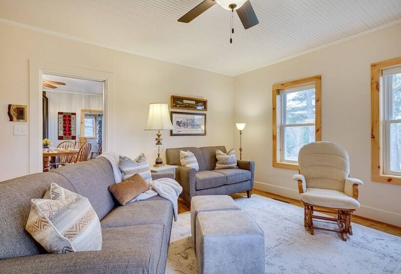 Lovely Rural Hixton Farmhouse W/ Porch & Fire Pit!