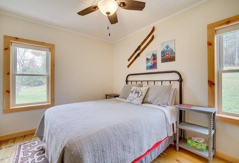 Lovely Rural Hixton Farmhouse W/ Porch & Fire Pit!