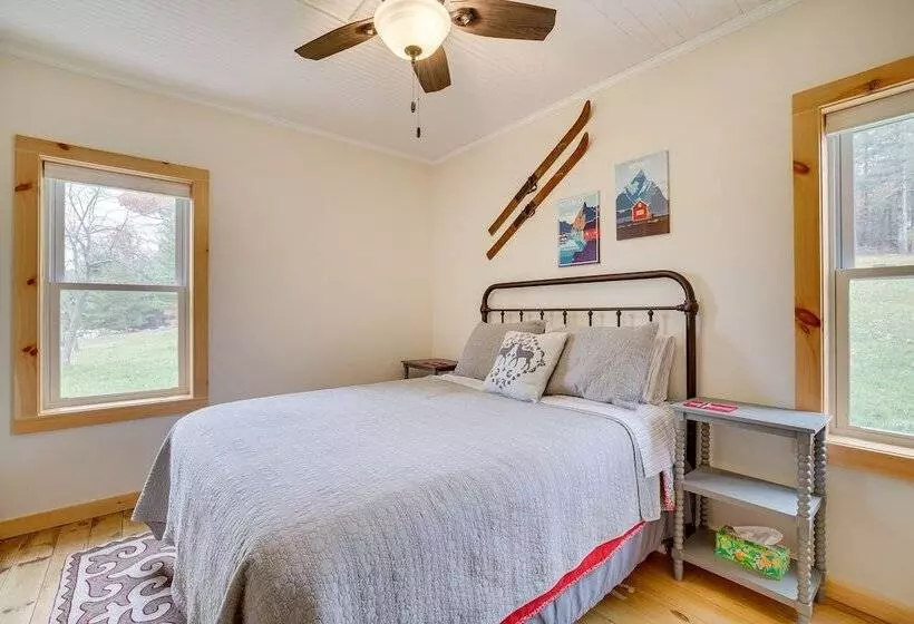 Lovely Rural Hixton Farmhouse W/ Porch & Fire Pit!