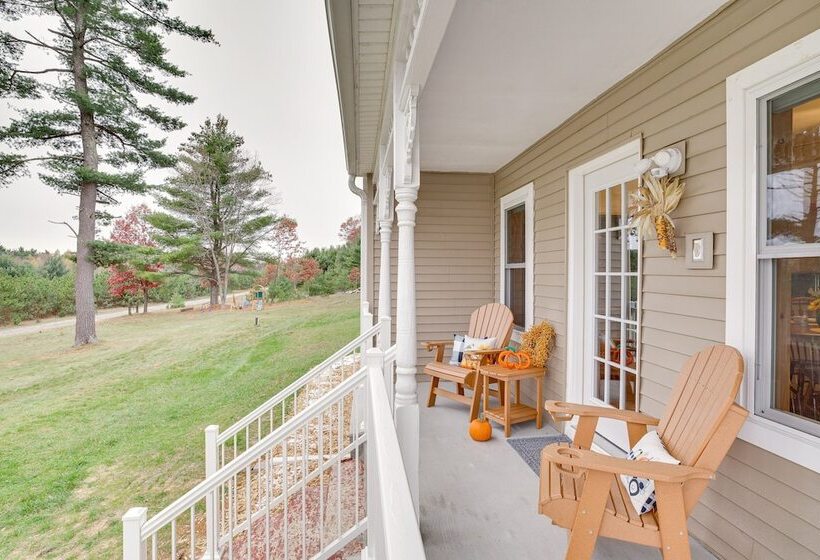 Lovely Rural Hixton Farmhouse W/ Porch & Fire Pit!