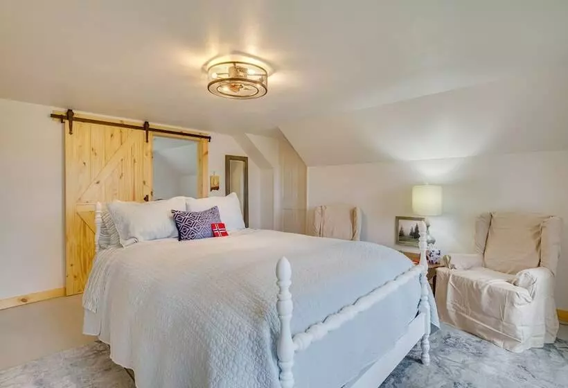 Lovely Rural Hixton Farmhouse W/ Porch & Fire Pit!