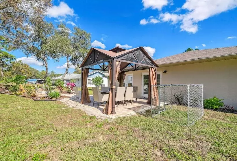 Bikes, Yard & Fire Pit At Upscale Lecanto Home!