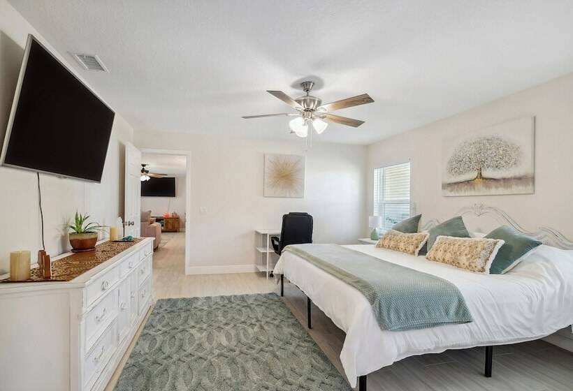 Bikes, Yard & Fire Pit At Upscale Lecanto Home!