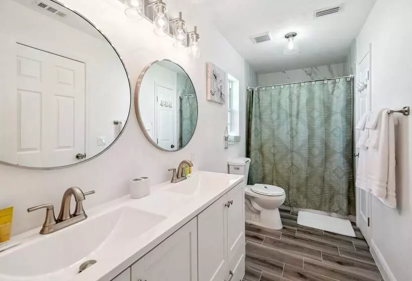 Bikes, Yard & Fire Pit At Upscale Lecanto Home!