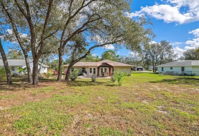 Bikes, Yard & Fire Pit At Upscale Lecanto Home!