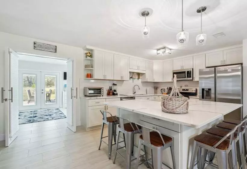 Bikes, Yard & Fire Pit At Upscale Lecanto Home!