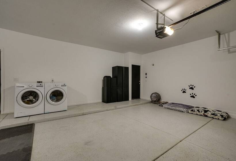 Luxury Goodyear Home W/ Private Pool + Pickleball!