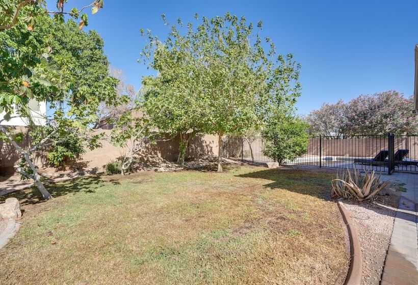 Luxury Goodyear Home W/ Private Pool + Pickleball!