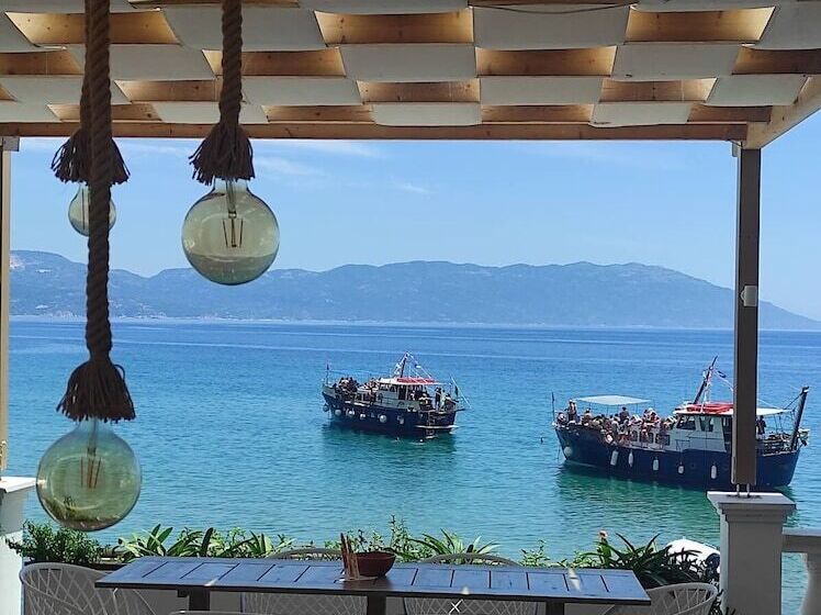 Nereides Seaside Apartments