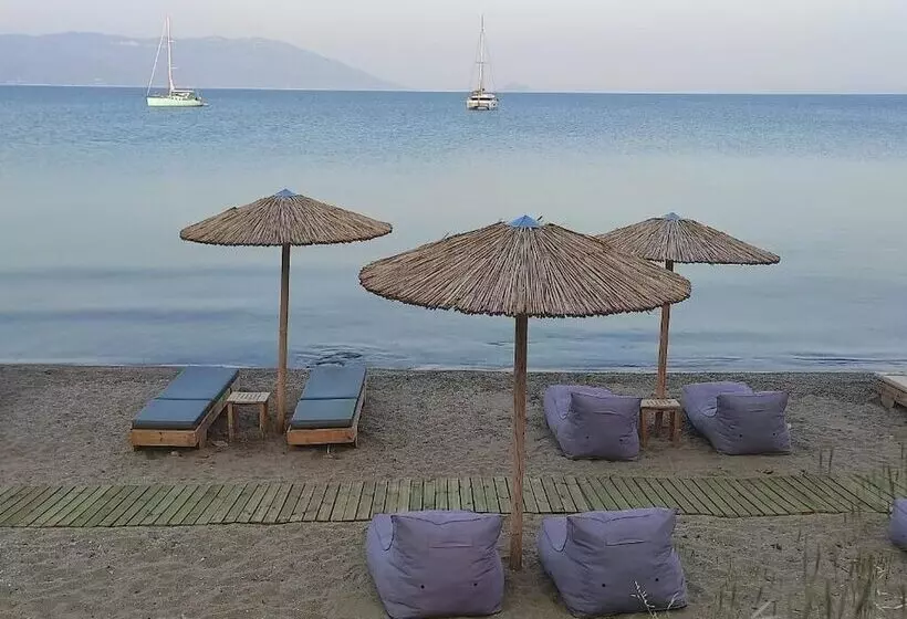 Nereides Seaside Apartments